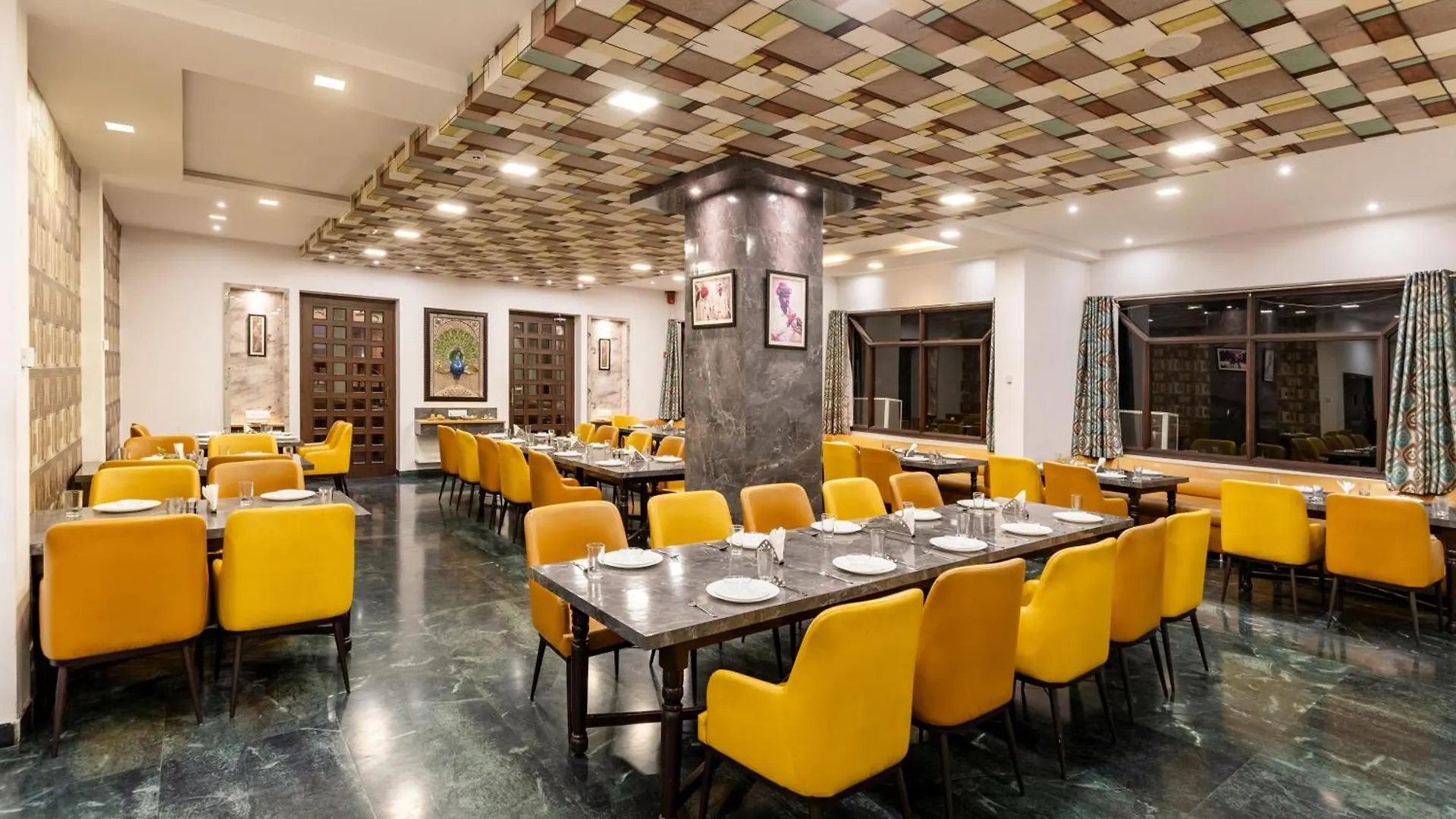 ***  Hotel Vishnupriya Udaipur India